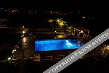 Royal Cove Hotel Jennings Bagian luar foto
