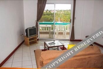 Royal Cove Hotel Jennings Bagian luar foto