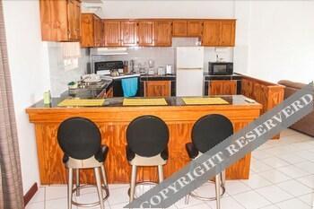 Royal Cove Hotel Jennings Bagian luar foto